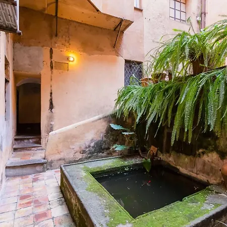 The Unique Pantheon Apartment Rome