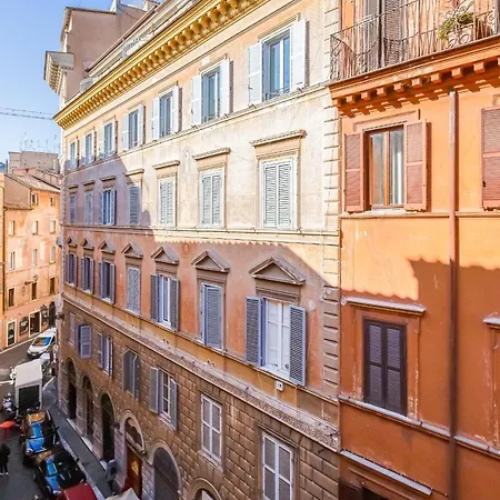 The Unique Pantheon Apartment Rome